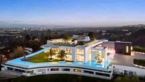 Breaking: Taylor Swift faces CRITICISM as she buys another Edifice Mansion worth $572m, breaks record after Gisele Bundchen: “How can she spend much on a house and not help the needy with it..’ See Photos