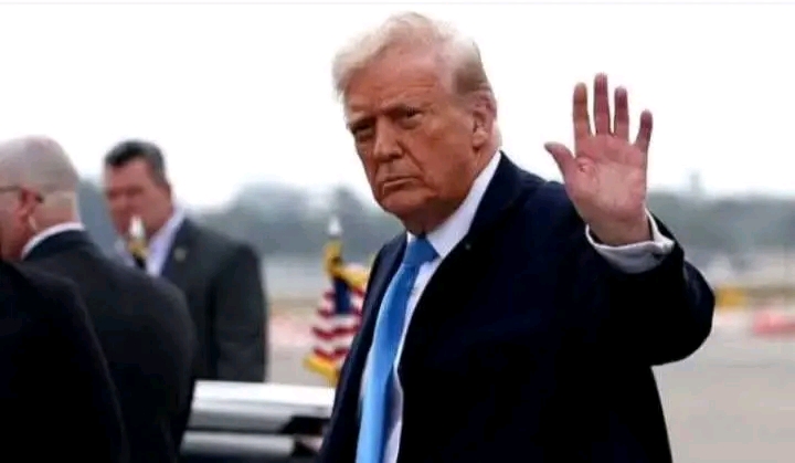 BREAKING NEWS: President Donald Trump Resigns From Office Moments Ago After Explosive White House Revelation Washington D.C. — In a twist worthy of a Netflix political thriller, former President Donald Trump has reportedly resigned from office moments ago following what insiders are calling an “explosive White House revelation” — and no, it’s not about alien contact (this time)…see more below👇👇