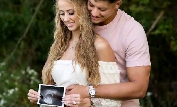 Another baby On The Way”: Chiefs Quarterback Patrick Mahomes and Wife Brittany Have Announced They’re Expecting Their Fourth Child — The Lovely Couple REVEALED The Gender Of The Baby “it a baby…See More