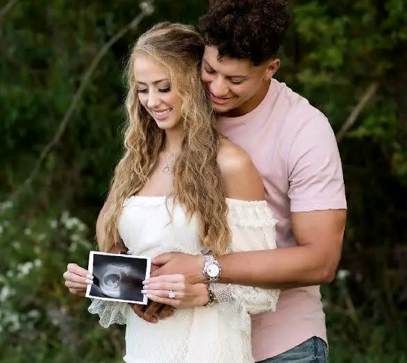 Another baby On The Way”: Chiefs Quarterback Patrick Mahomes and Wife Brittany Have Announced They’re Expecting Their Fourth Child — The Lovely Couple REVEALED The Gender Of The Baby “it a baby…See More