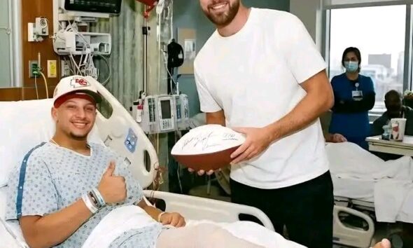 Patrick Mahomes undergoes surgery to repair ACL day after injury